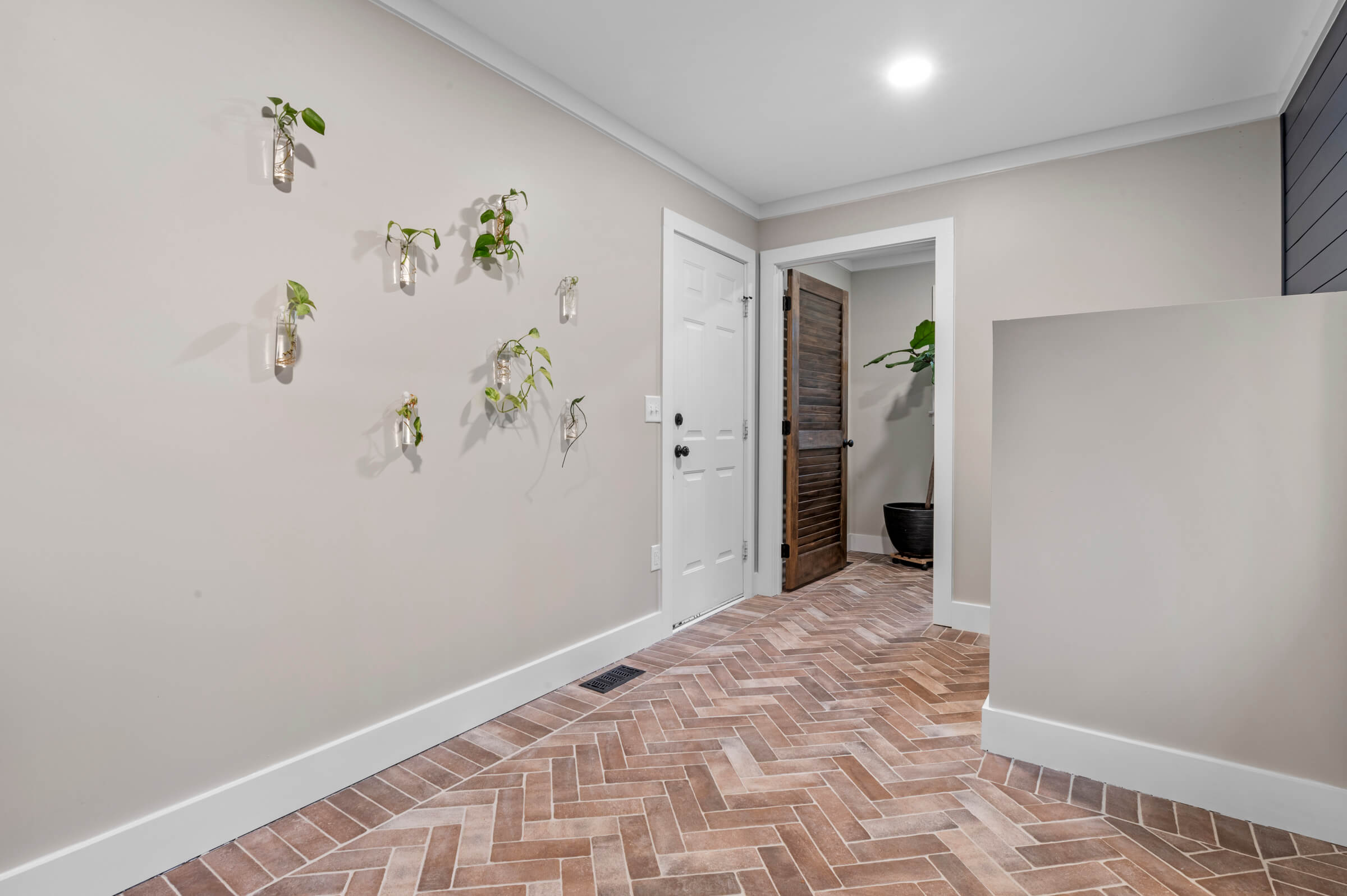 Apex Mud & Laundry Room — 3