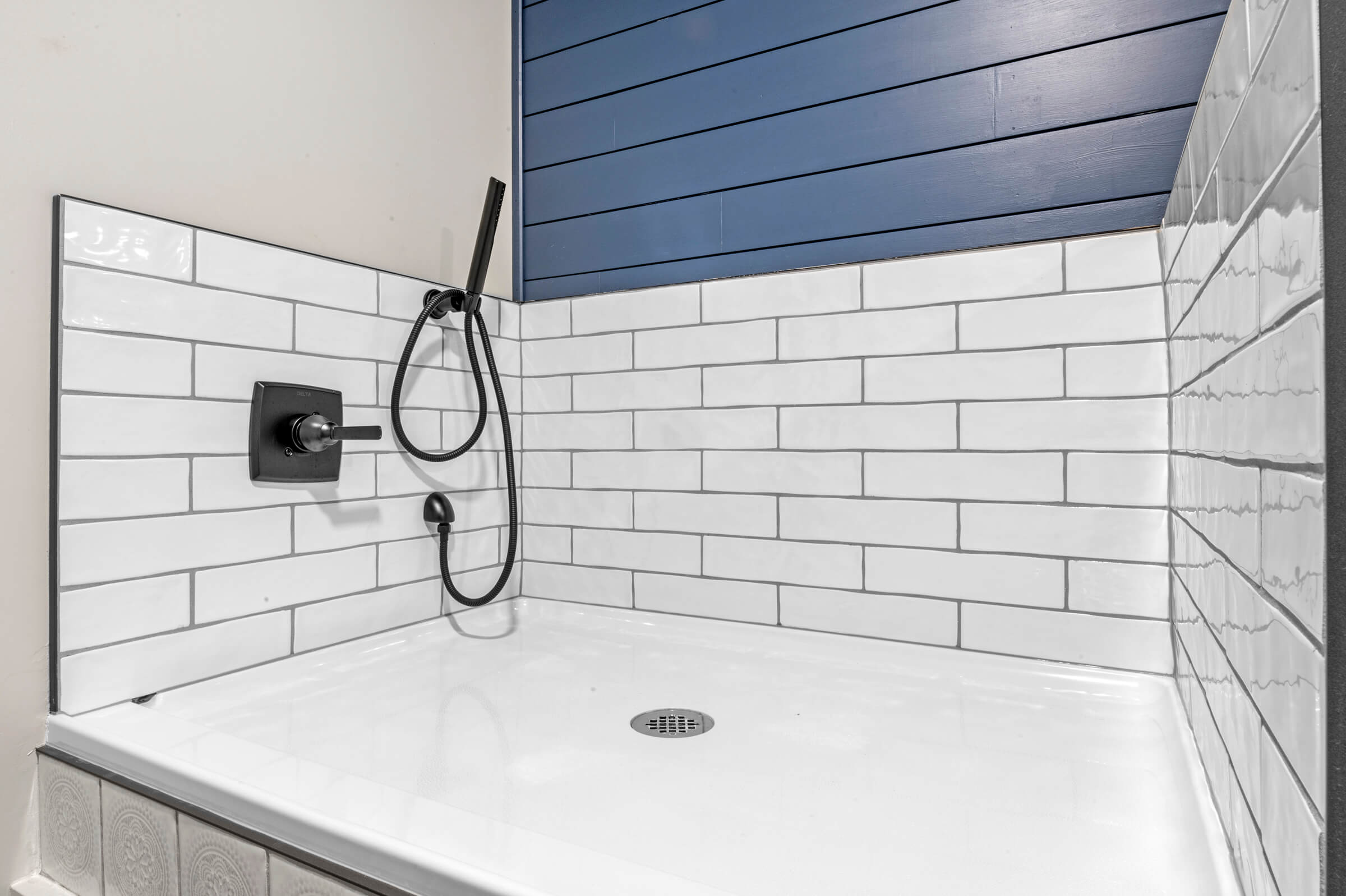 Apex Mud & Laundry Room — 7